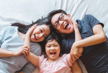 Bố 1990 mẹ 1988 sinh con năm 2024 có hợp tuổi với bố mẹ?