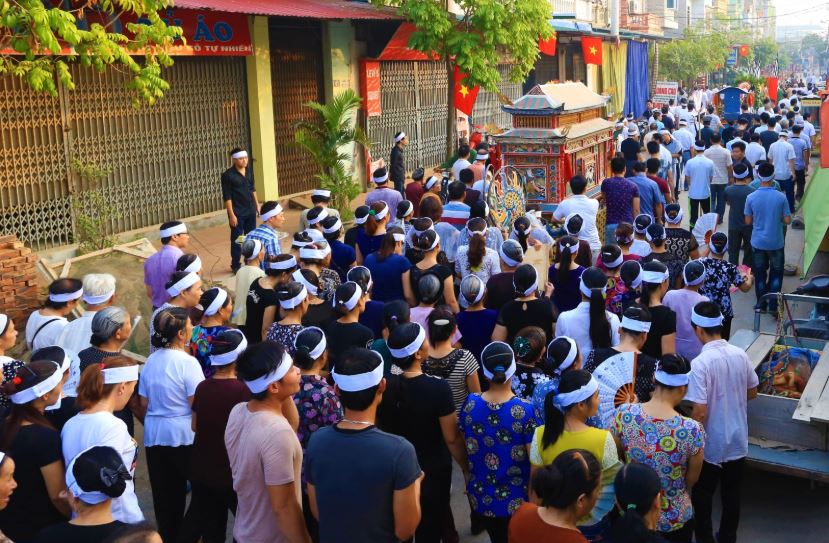 Nằm Mơ Thấy Người Thân Đang Sống Bị Chết Đánh Con Gì Chính Xác Nhất?