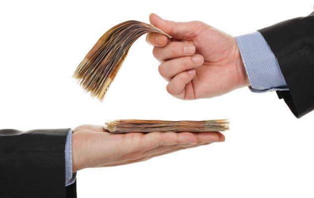 Nằm Mơ Thấy Cho Tiền Người Khác Đánh Con Gì Thì Trúng Lớn?