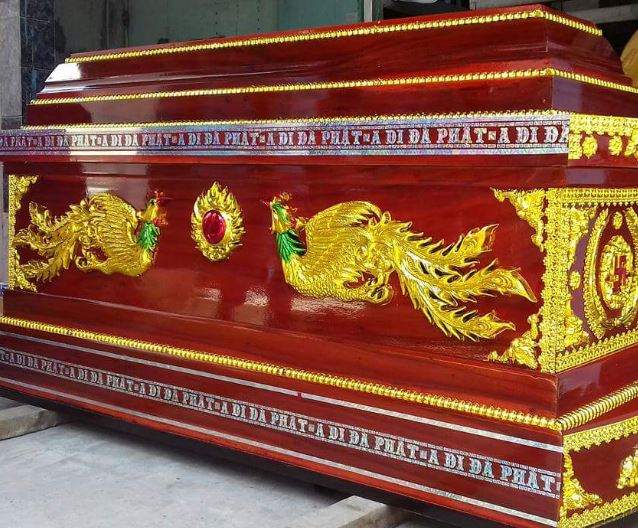 Nằm Mơ Thấy Quan Tài Màu Đỏ Đánh Con Gì? Giải Mã Giấc Mơ Thấy Quan Tài Màu Đỏ?